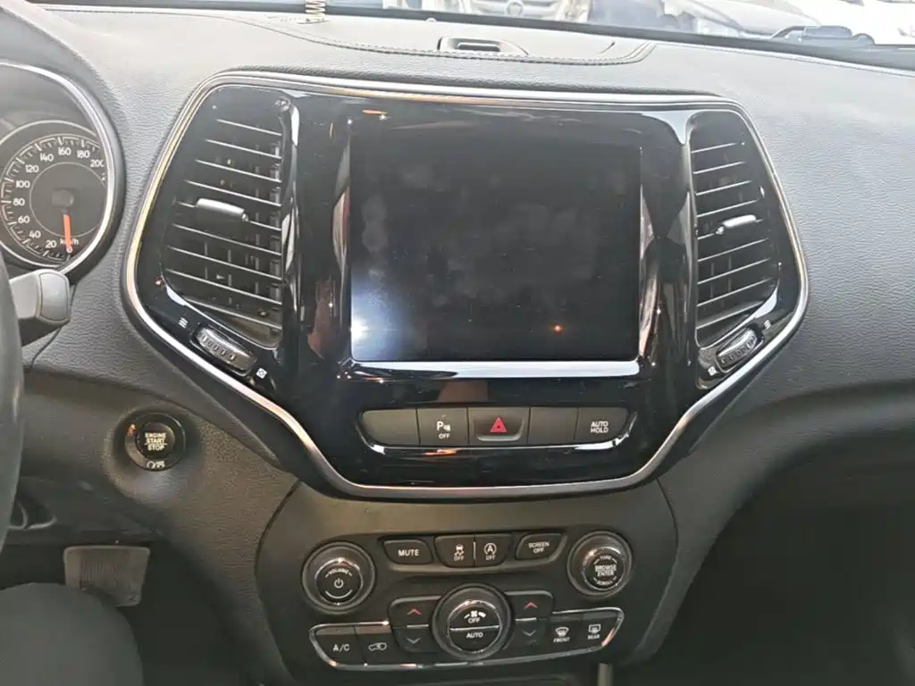 Jeep Cherokee — миниатюра 13