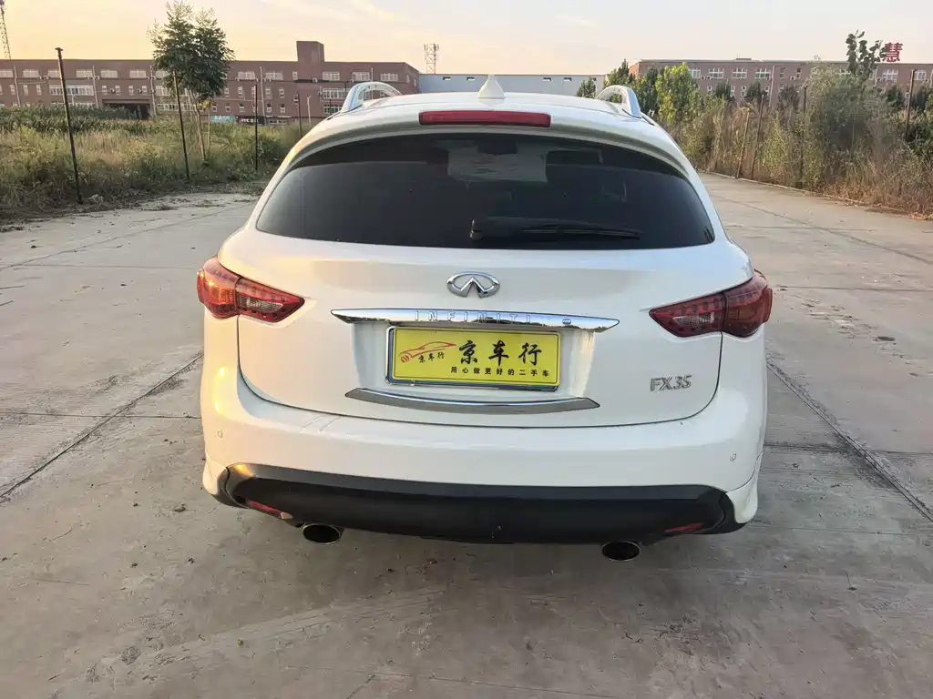 Infiniti FX — миниатюра 8