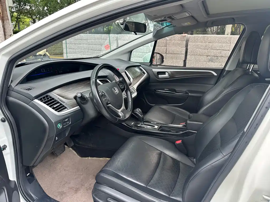 Honda Jade 2017 210TURBO CVT Luxury 5 мест