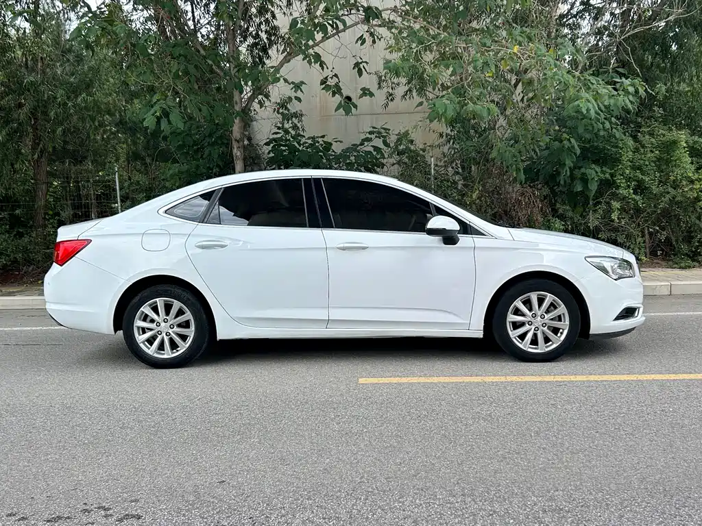 Buick Verano — миниатюра 13