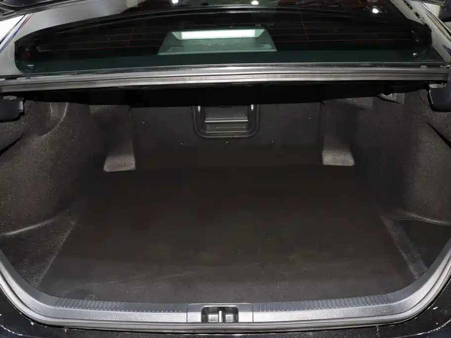 Toyota Camry — миниатюра 17