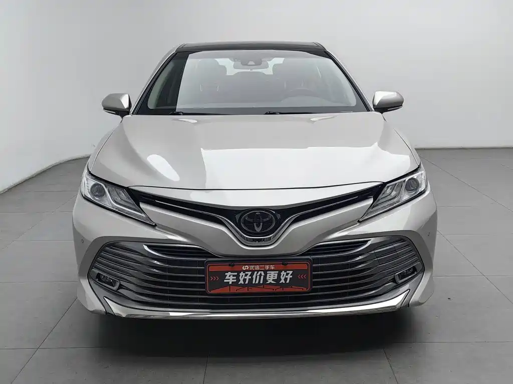 Toyota Camry — миниатюра 3