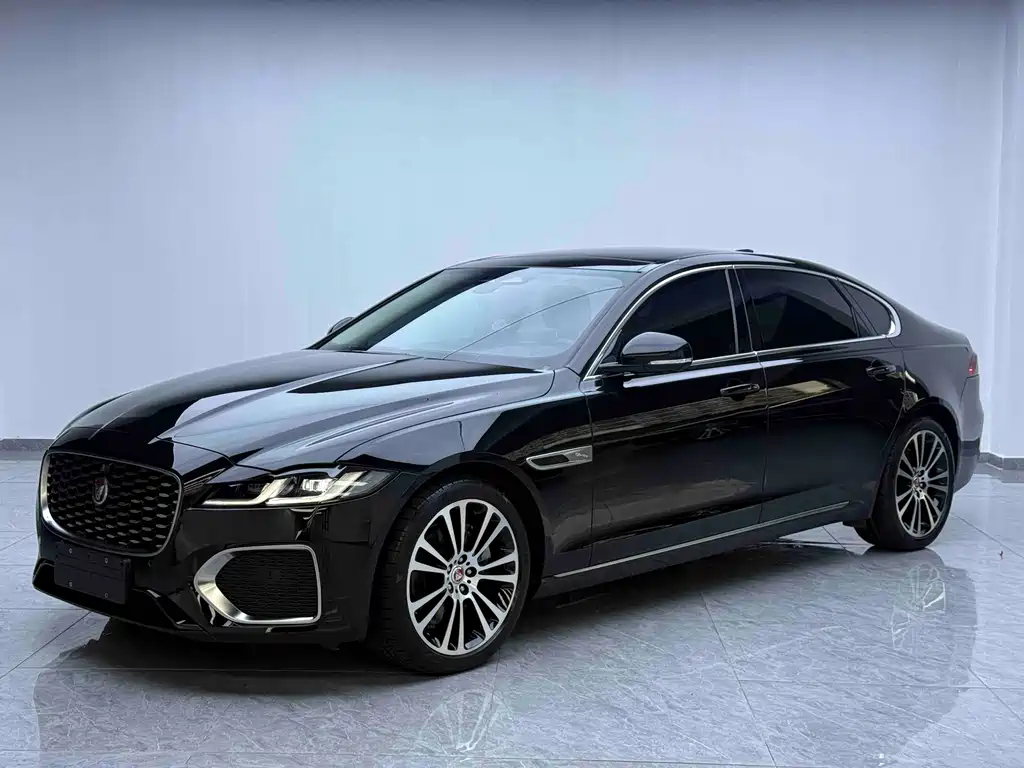 Купить Jaguar XFL