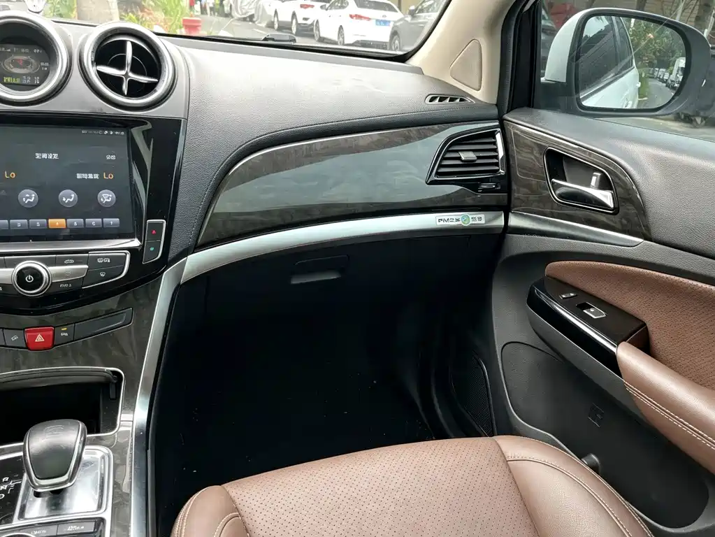 BYD Tang New Energy — миниатюра 15