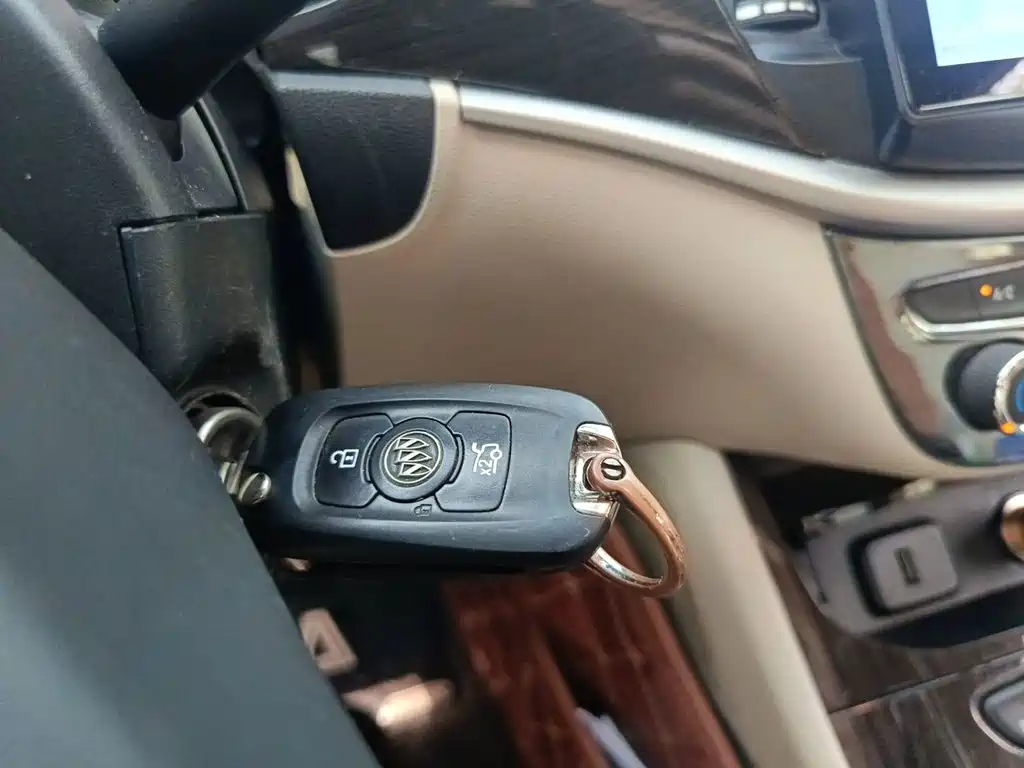 Buick Verano — миниатюра 12