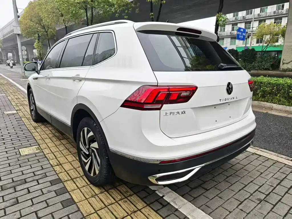 Volkswagen Tiguan L — миниатюра 8