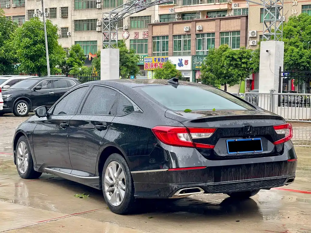 Honda Accord — миниатюра 7