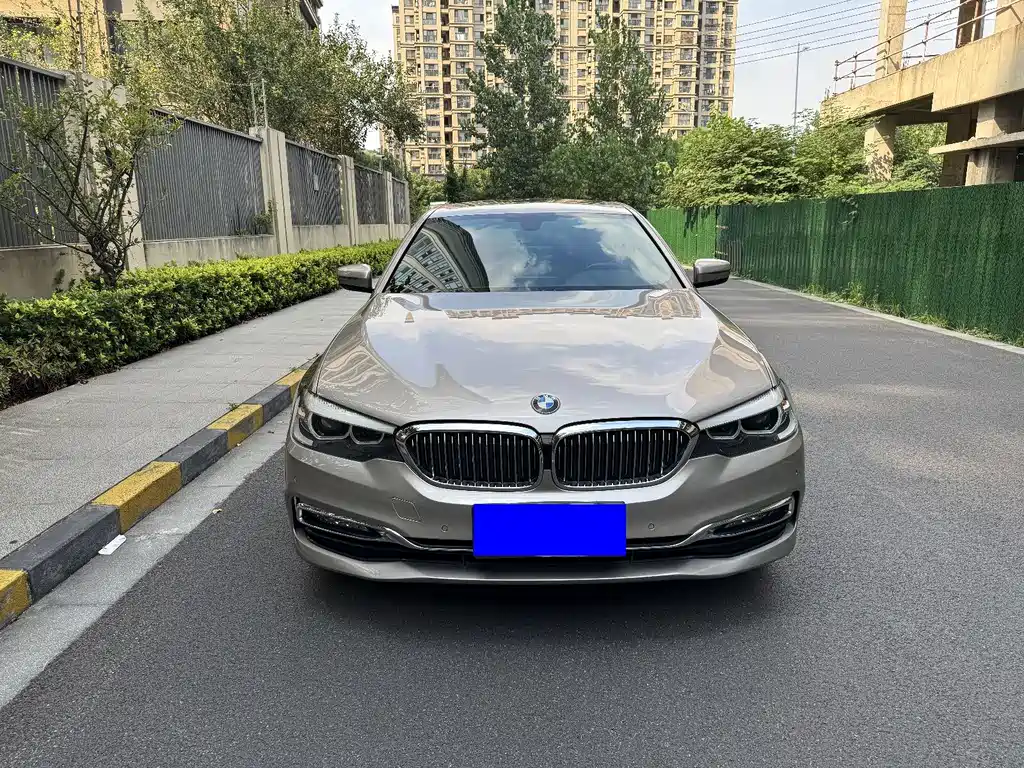 BMW 5 Series — миниатюра 2