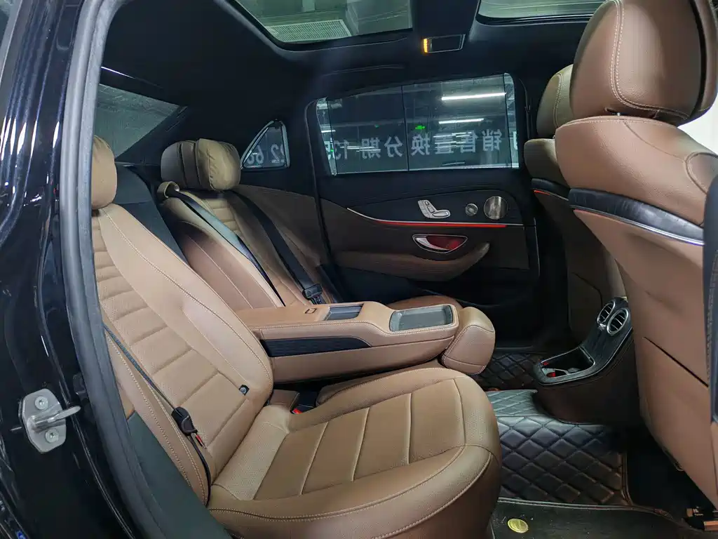 Mercedes-Benz E-Class — миниатюра 8