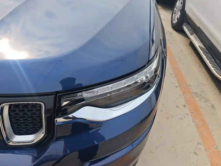 Jeep Grand Commander — миниатюра 5