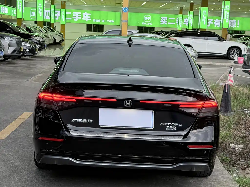 Honda Accord — миниатюра 12