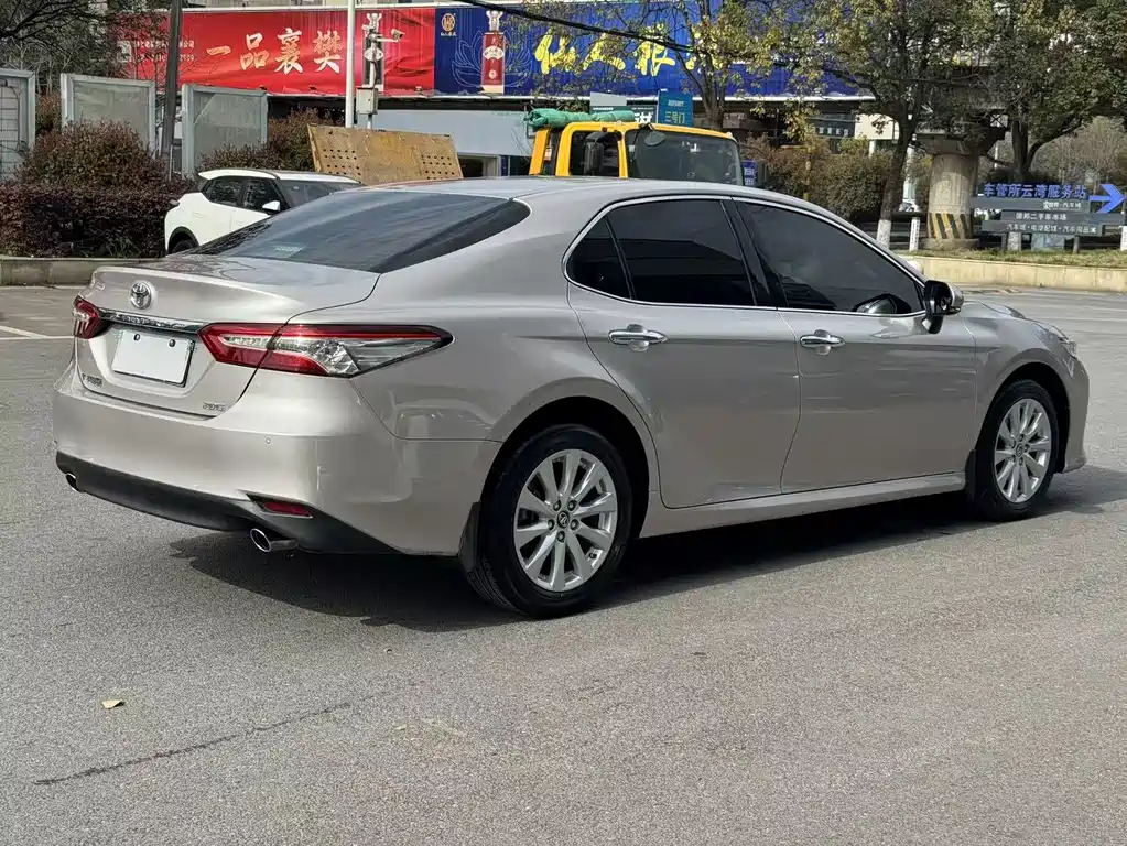 TOYOTA CAMRY