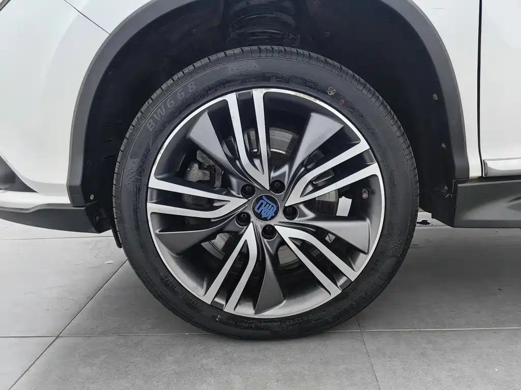 BYD Tang New Energy — миниатюра 17