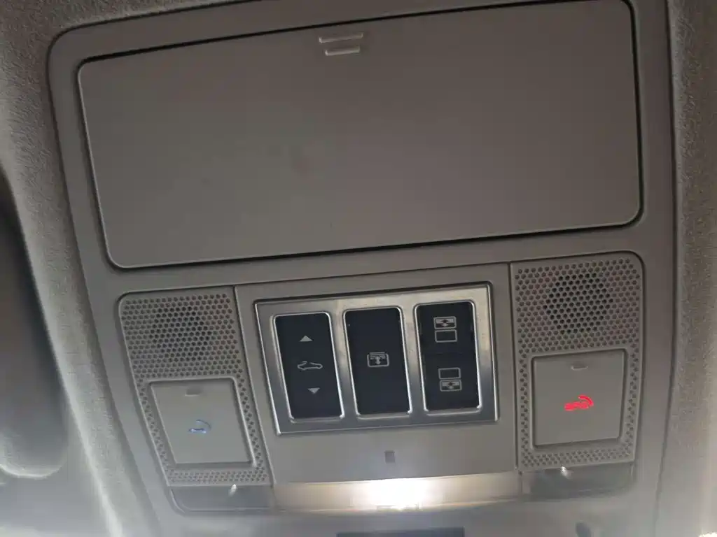 Jaguar XFL — миниатюра 11