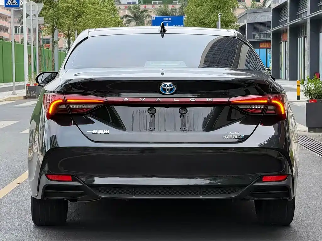 Toyota Avalon — миниатюра 9