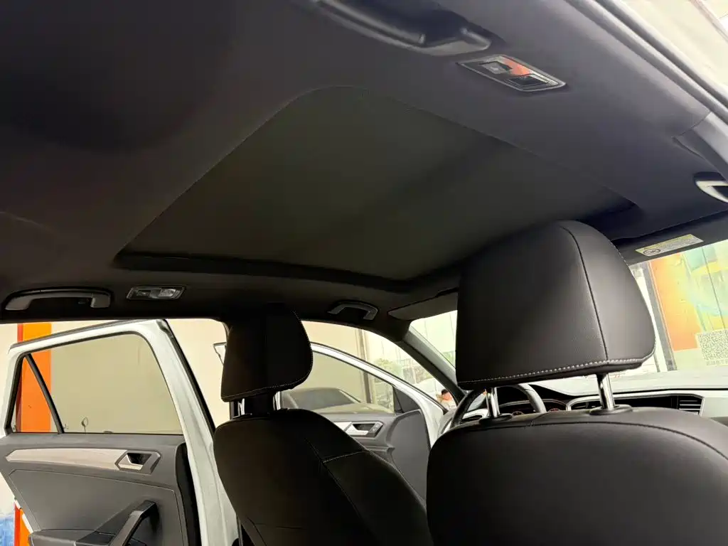 Volkswagen T-Roc — миниатюра 11