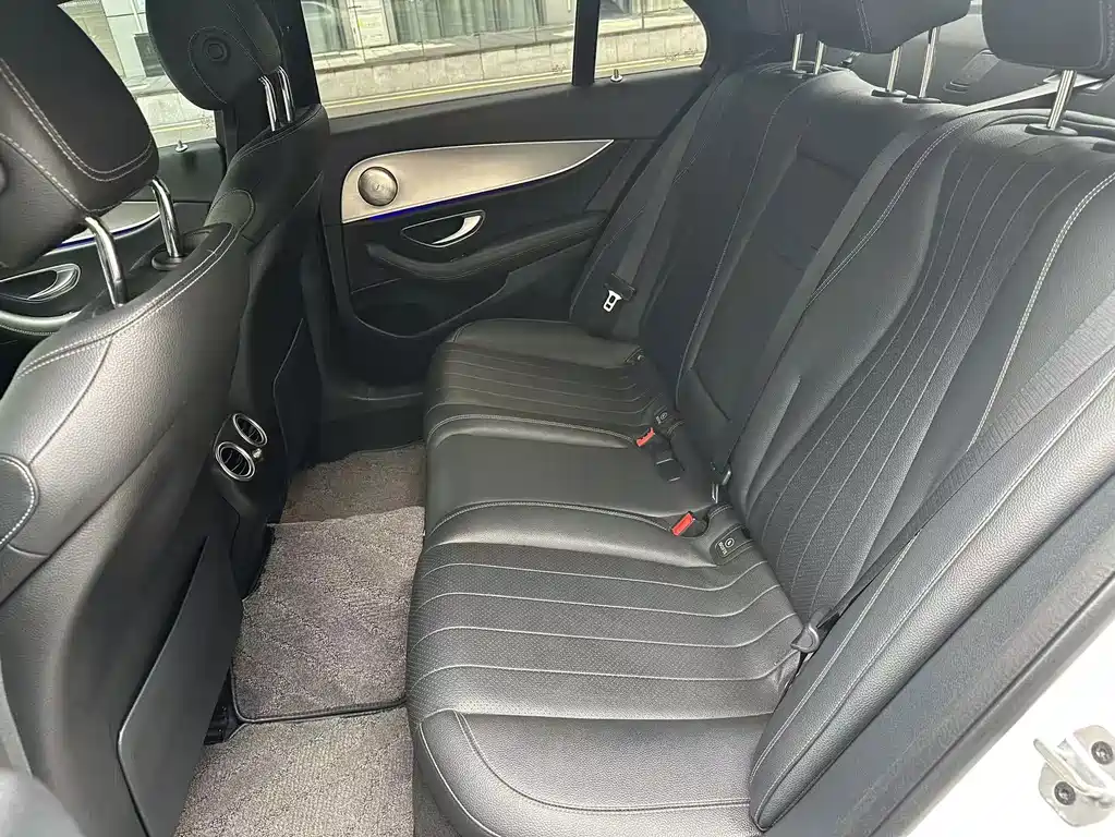 Mercedes-Benz E-Class (Import) — миниатюра 7