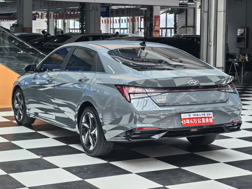 Hyundai Elantra — миниатюра 6