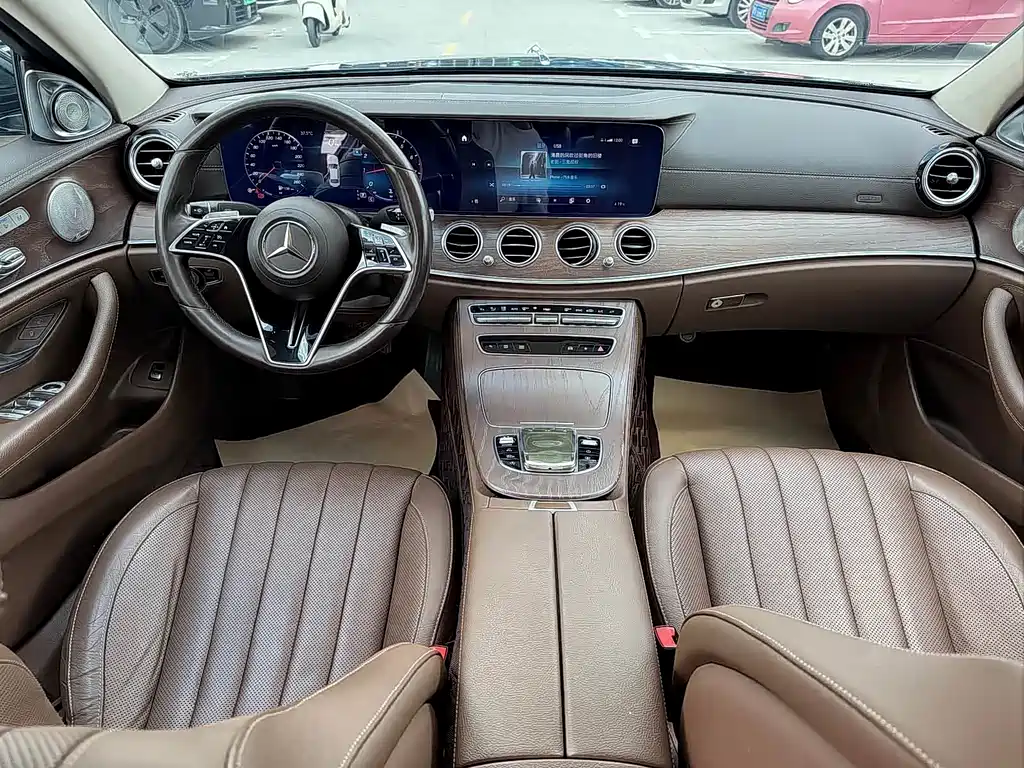 Mercedes-Benz E-Class — миниатюра 16