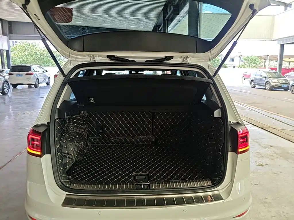 Volkswagen Golf Sportsvan — миниатюра 19