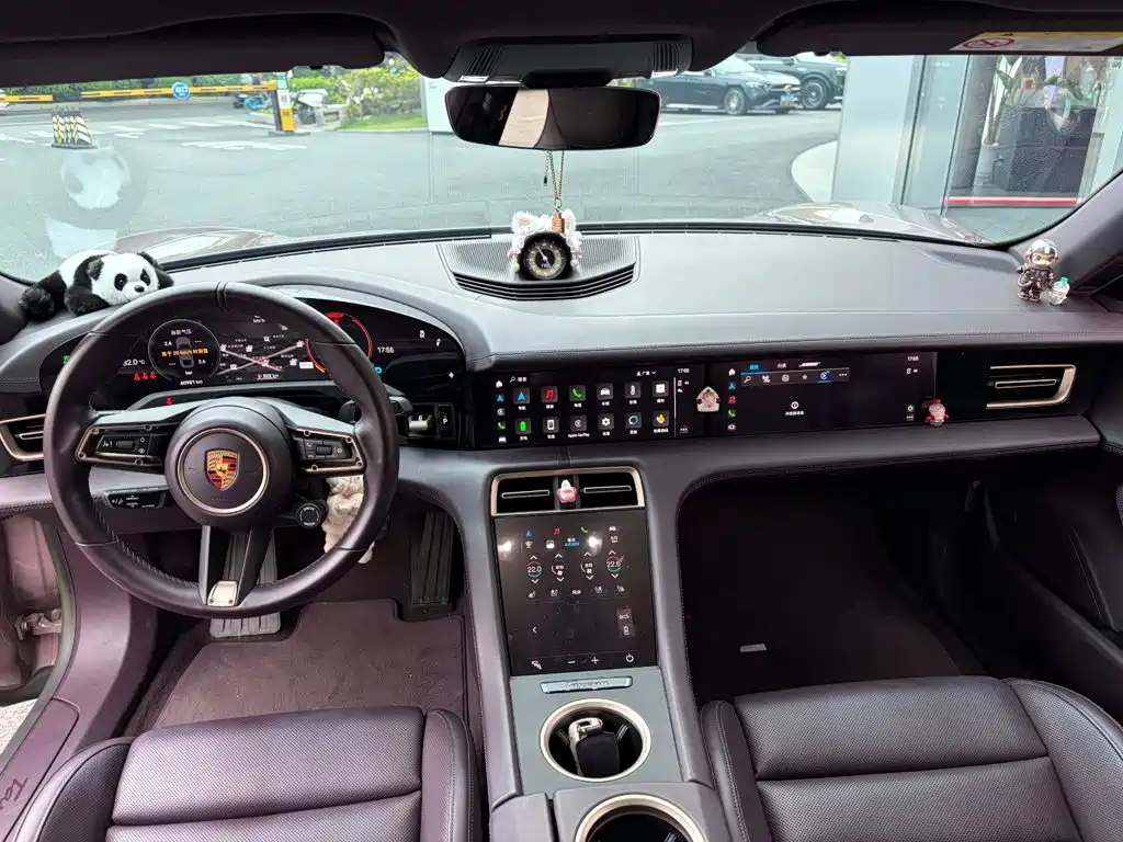 Porsche Taycan — миниатюра 14