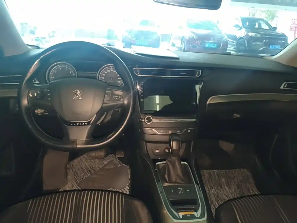 Peugeot 408 — миниатюра 10