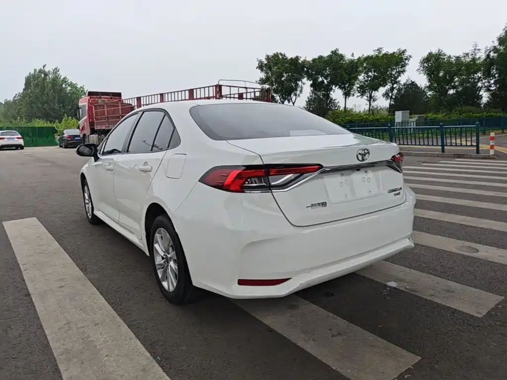 Toyota Corolla — миниатюра 5
