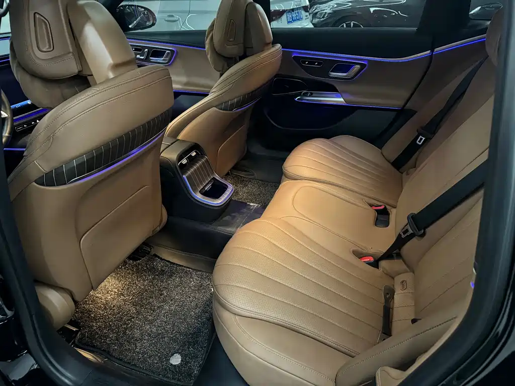 Mercedes-Benz E-Class — миниатюра 9