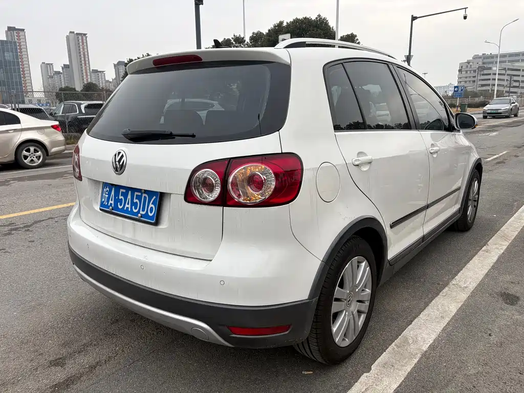 Volkswagen Golf 2011 1.4TSI Cross Golf