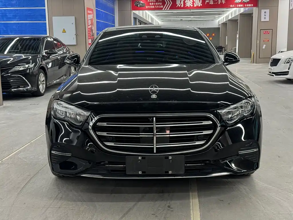 Mercedes-Benz E-Class — миниатюра 2