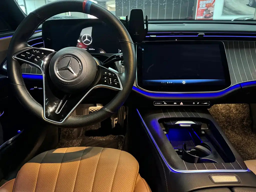 Mercedes-Benz E-Class — миниатюра 6