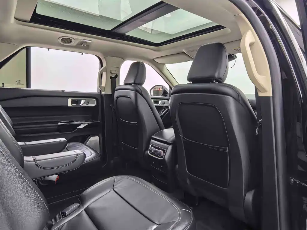 Ford Explorer — миниатюра 13