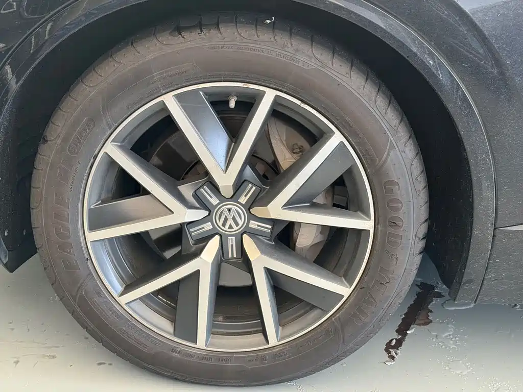 Volkswagen Touareg — миниатюра 8