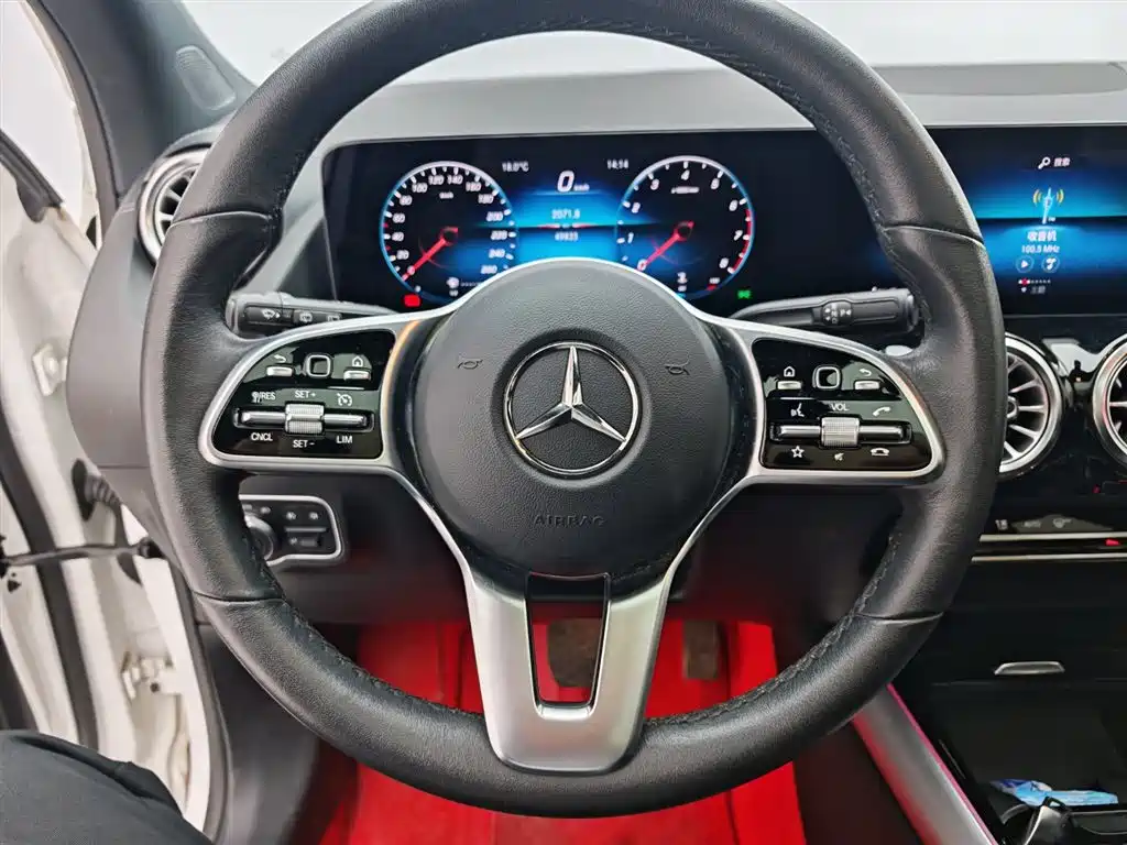 Mercedes-Benz GLA — миниатюра 8