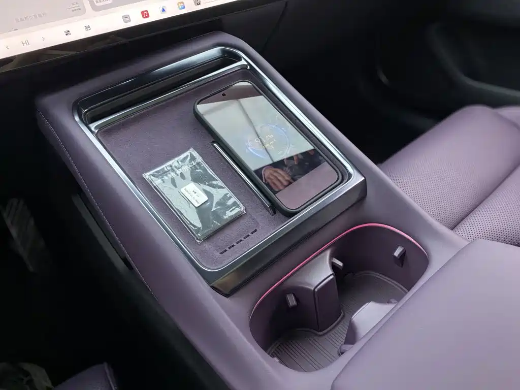 XPeng P7 — миниатюра 22