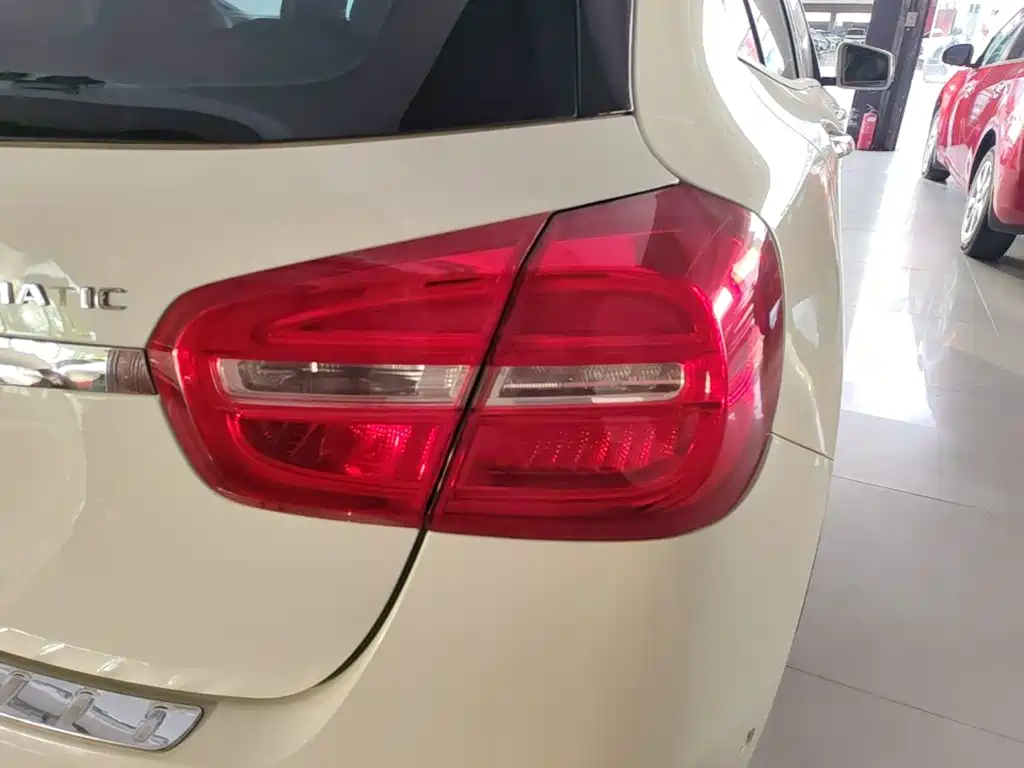 Mercedes-Benz GLA (Import) — миниатюра 8