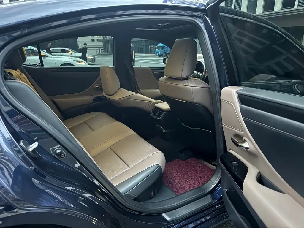 Lexus ES — миниатюра 5