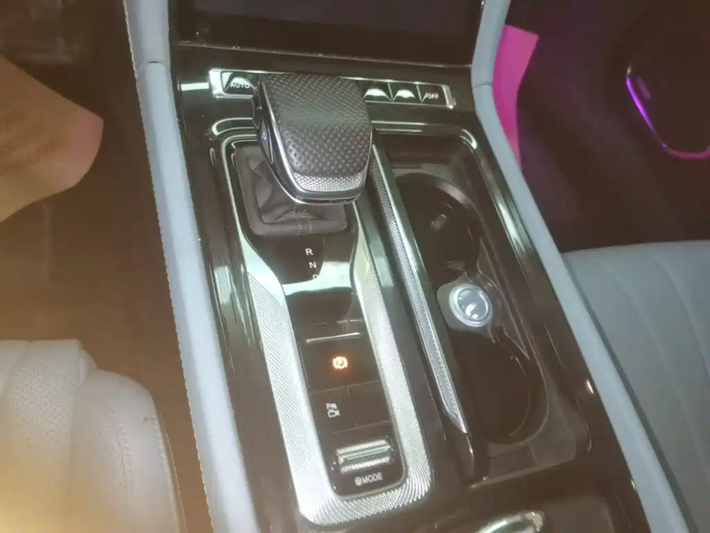 Hongqi Hongqi H5 PHEV — миниатюра 14