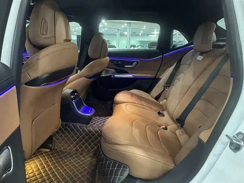 Mercedes-Benz E-Class — миниатюра 14