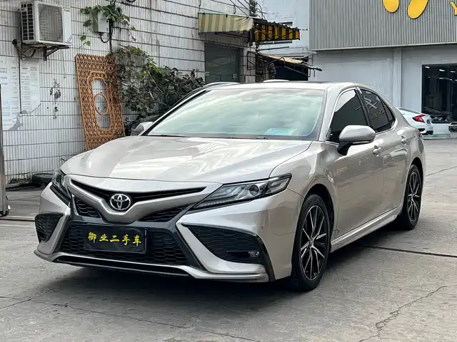 TOYOTA CAMRY