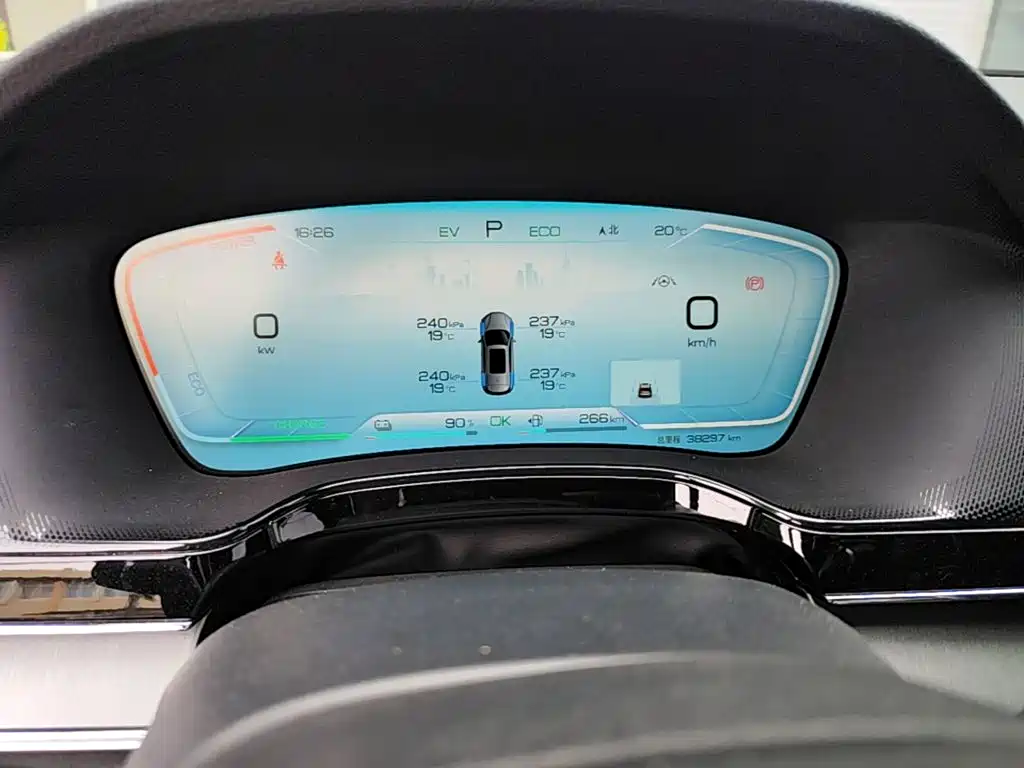 BYD Tang New Energy — миниатюра 12