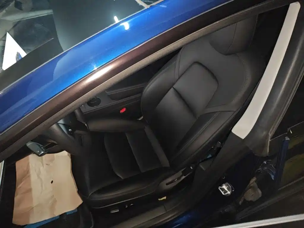 Tesla Model 3 — миниатюра 15