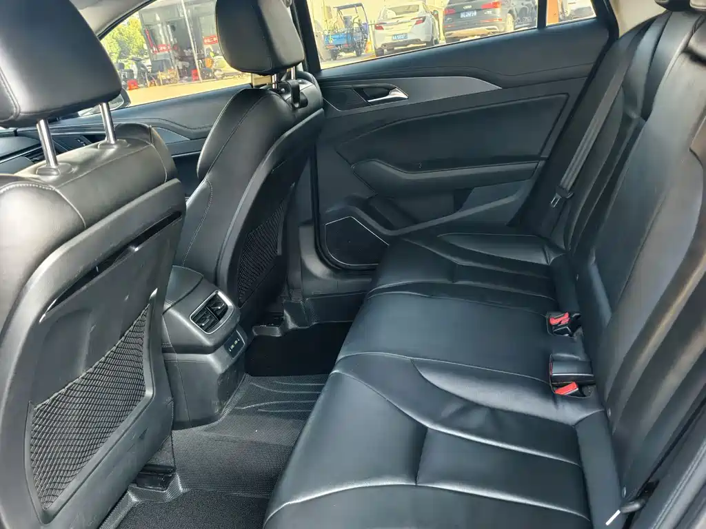 Hongqi Hongqi H5 — миниатюра 13
