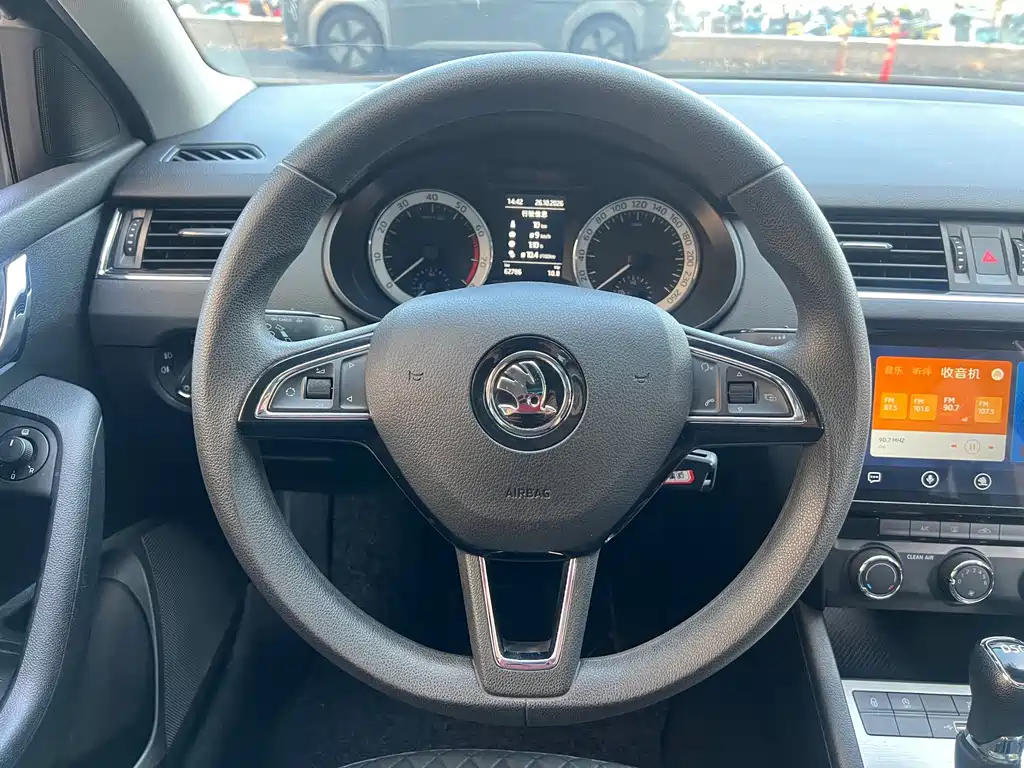 Skoda Octavia — миниатюра 9