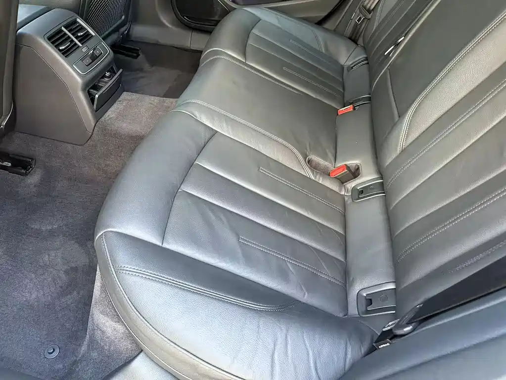 Audi A4L — миниатюра 16
