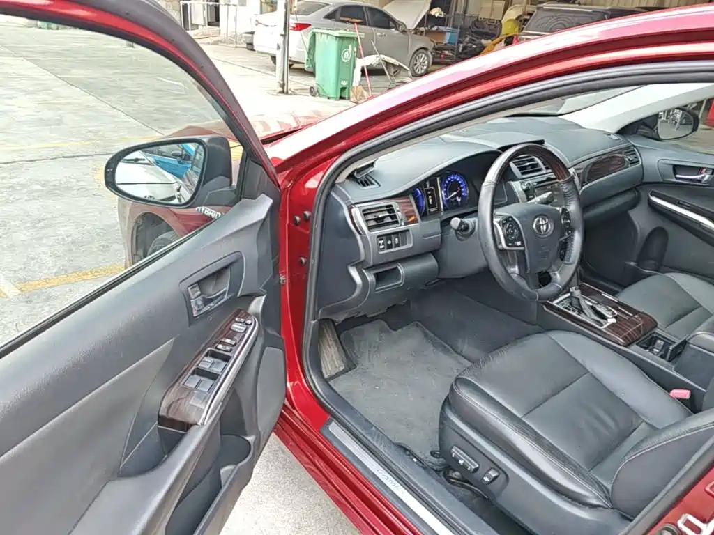 Toyota Camry — миниатюра 16