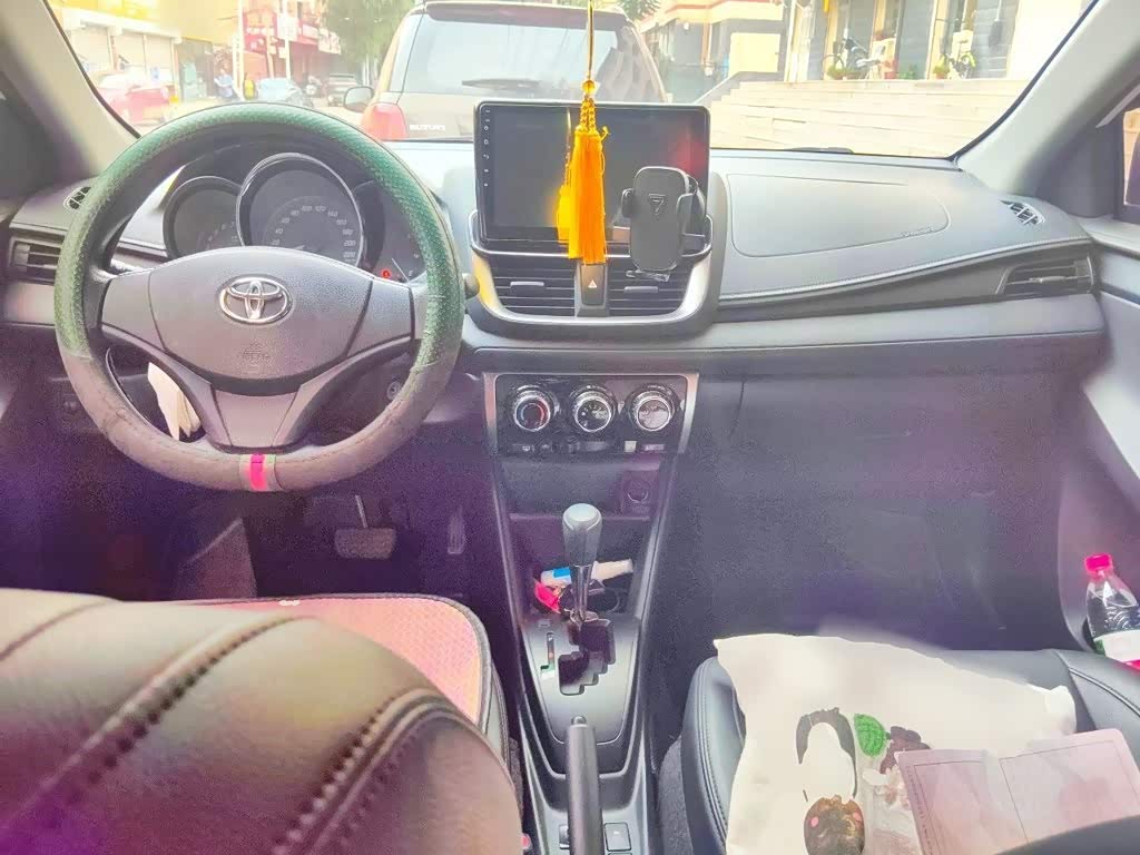 Toyota YARiS L Zhi Xuan 1.5 л 2021 г. Белый, пробег 37000 км