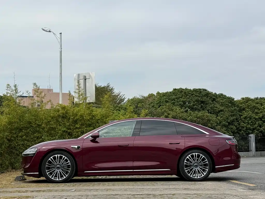 AITO ENJOY THE WORLD S9