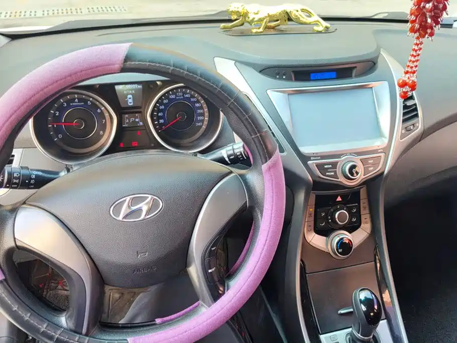 Hyundai Elantra Langdong — миниатюра 12