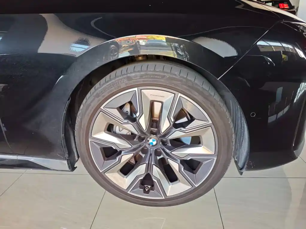 BMW 7 Series — миниатюра 3
